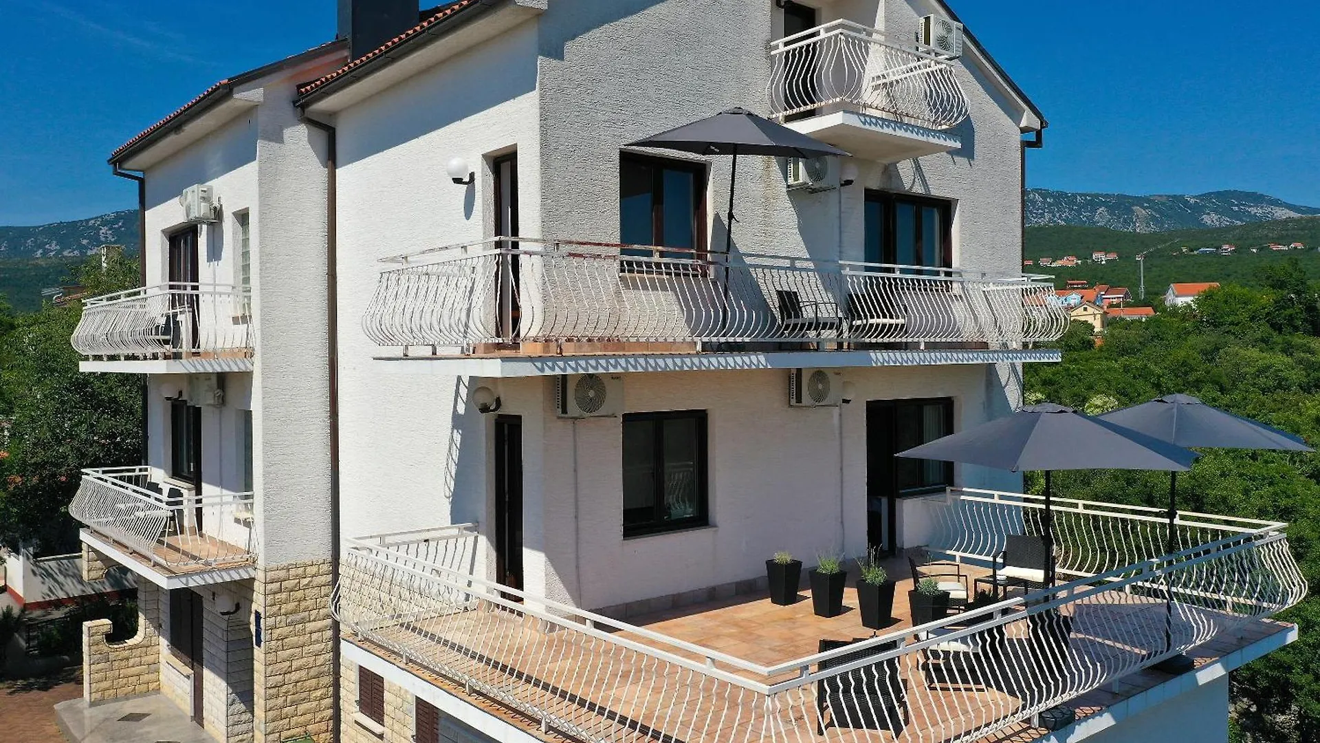 Apartments Kala Jadranovo