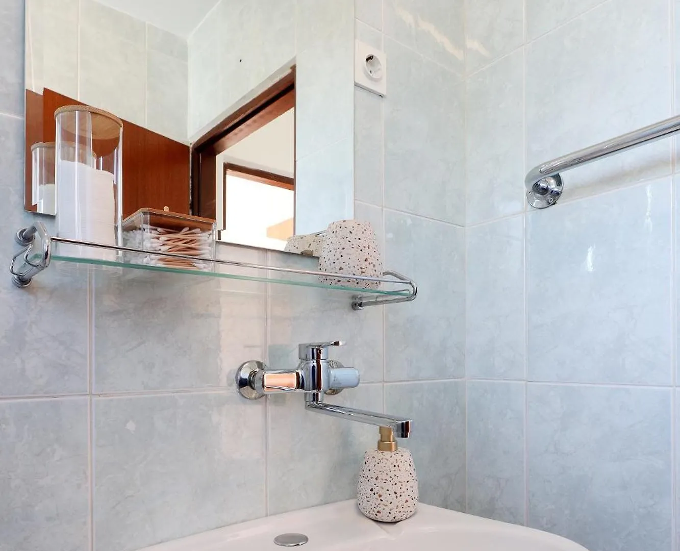Apartments Kala Jadranovo 0*,  Croatia